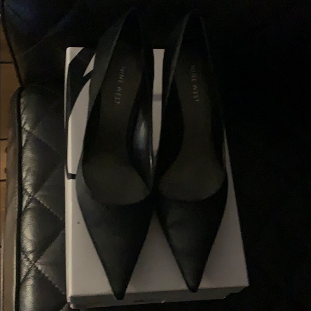 Shoes - Picture 2 of 5